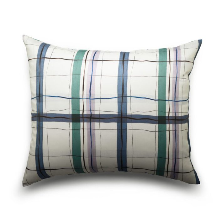 71560_product_iris_collection_bed_linen_pillow_case_50x60_selwyn_iris_art_no_white_background_and_we_see_the_front_of_the_pillow_image_size_2020-08-24_peksta_larnil_0060