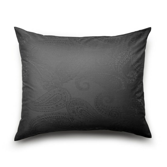 61501_product_hastens_paisley_pillow_case_bed_linen_pillow_case_50x60_paisley_dark_grey_art_no_white_background_and_we_see_the_front_of_the_pillow_image_size_2020-08-24_peksta_0031